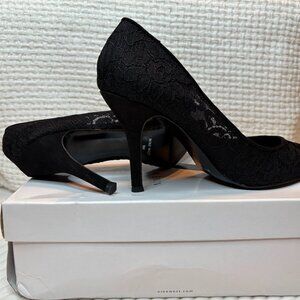 Nine West black lace pointed-toe stiletto pumps